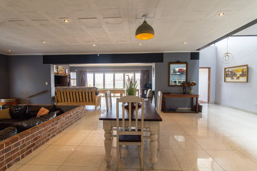 5 Bedroom Property for Sale in Myburgh Park Western Cape